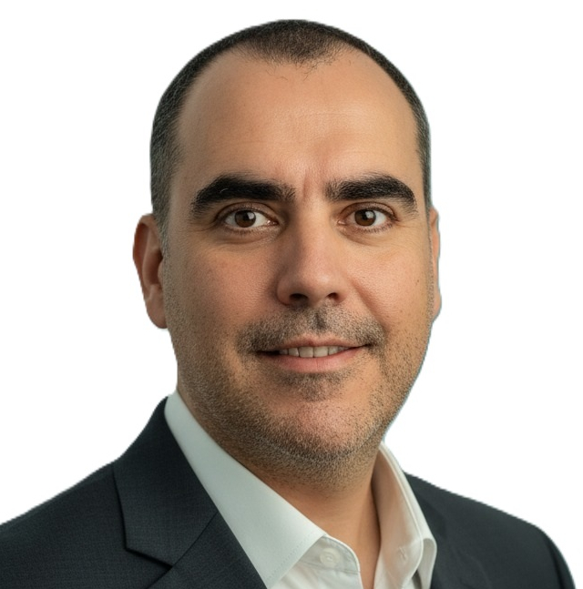 Luis  Estrada